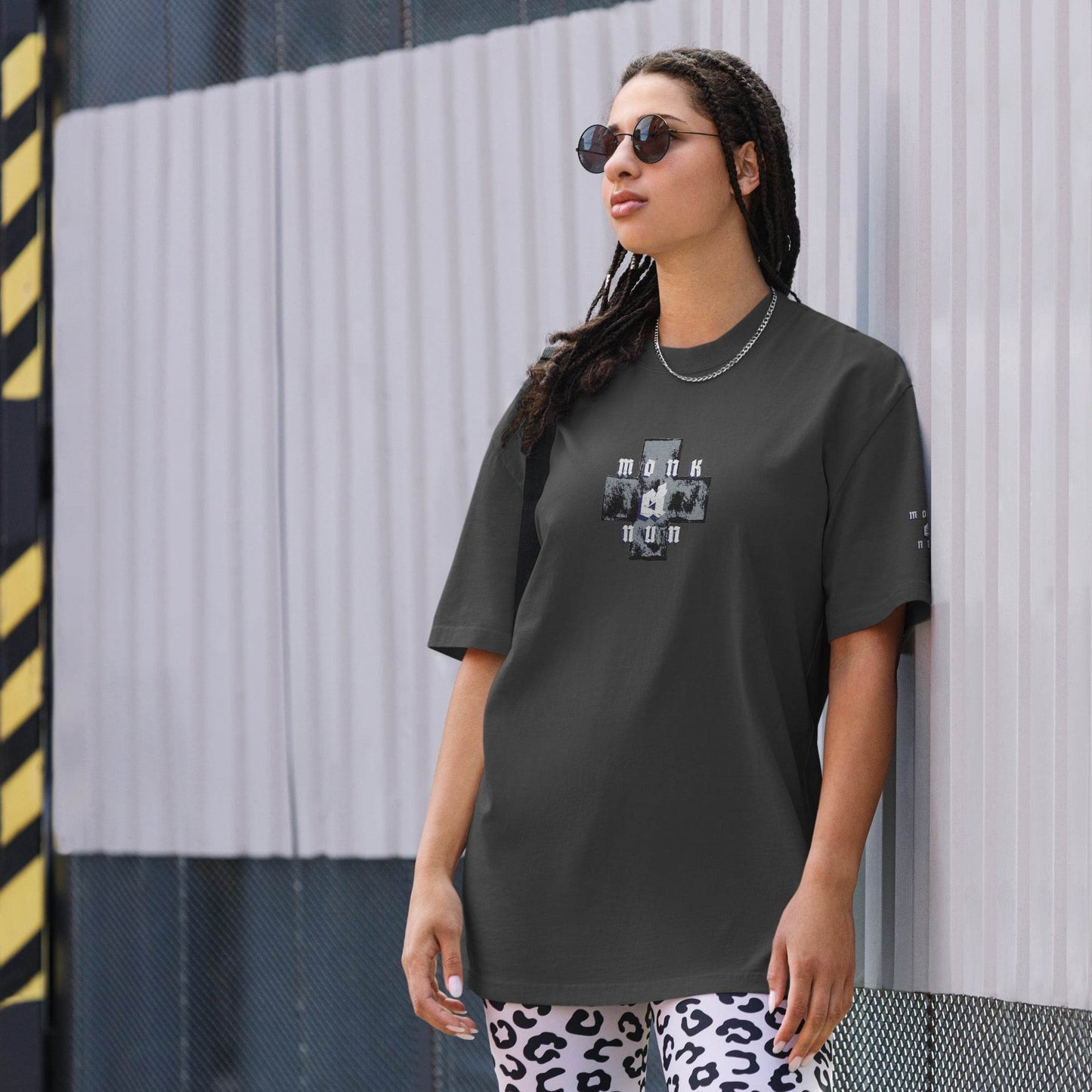 Unisex Oversized faded 100% carded cotton t-shirt Always think positive - Monk&Nun UnisexClothing