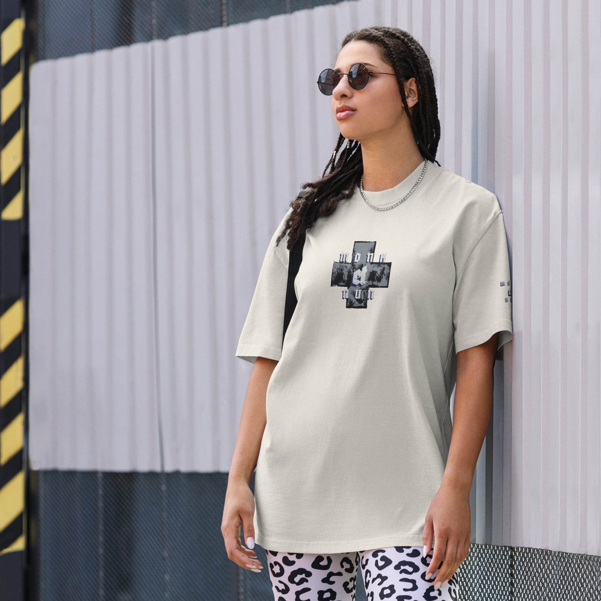 Unisex Oversized faded 100% carded cotton t-shirt Always think positive - Monk&Nun UnisexClothing