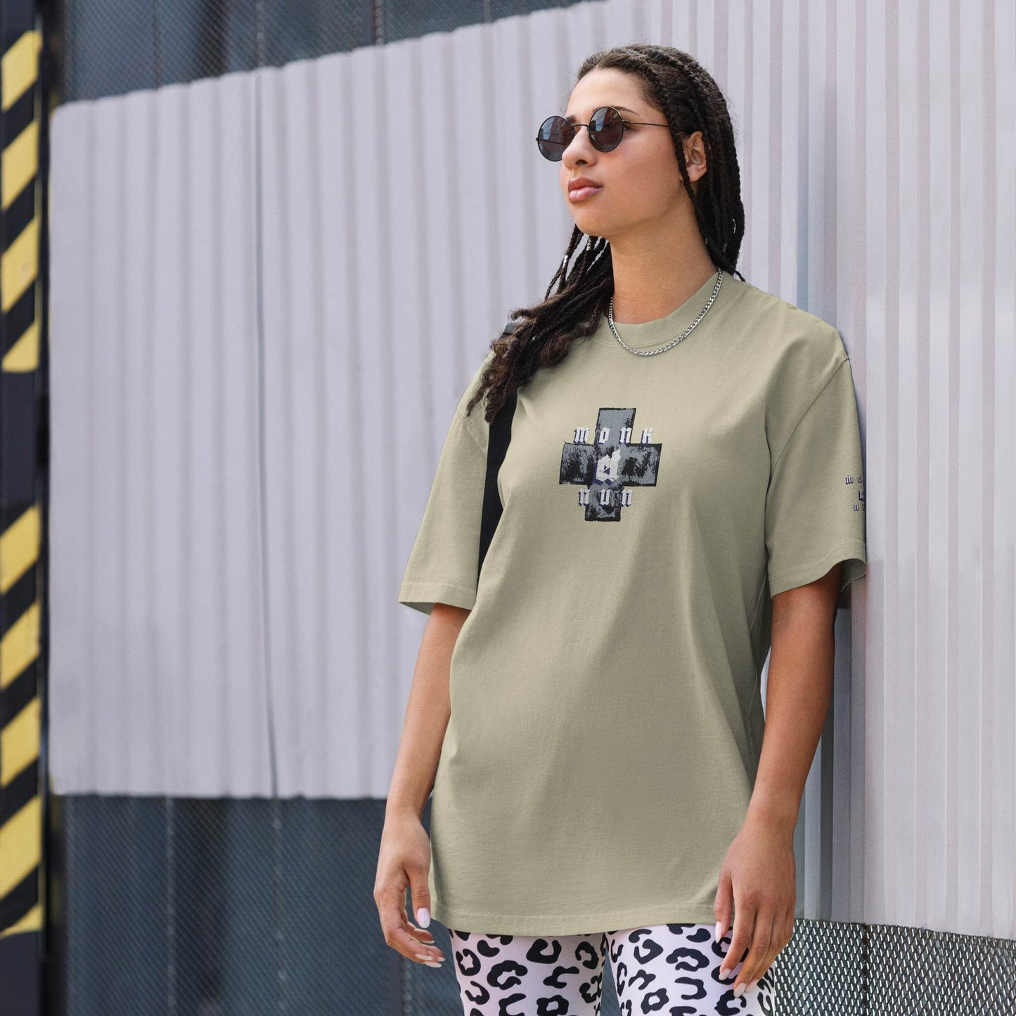 Unisex Oversized faded 100% carded cotton t-shirt Always think positive - Monk&Nun UnisexClothing